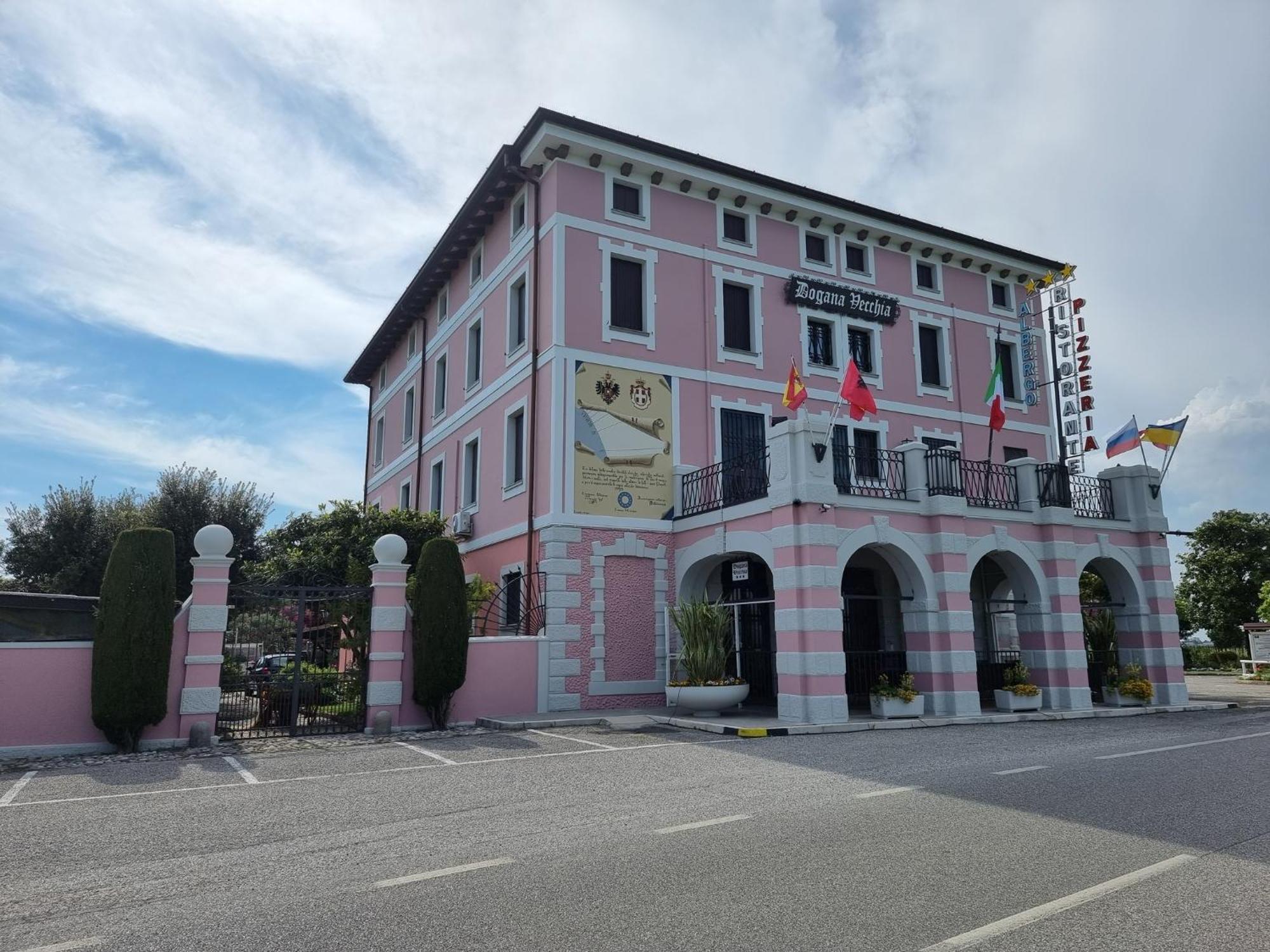 Dogana Vecchia - Hotel & Residence B&B Ristorante & Pizzeria Trivignano Udinese المظهر الخارجي الصورة